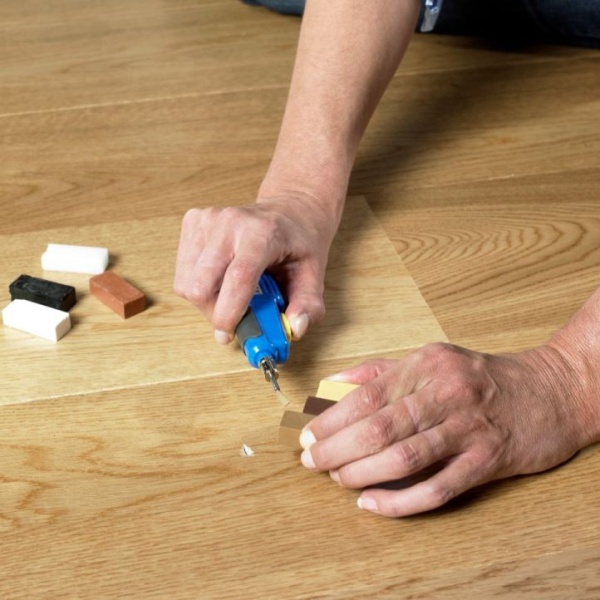 Комплект для ремонта полов Quick Step Repair Kit из каталога Для укладки и ремонта товар Комплект для ремонта полов Quick Step Repair Kit